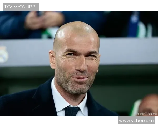 被誉为神一般存在的足球传奇人物及其影响力解析