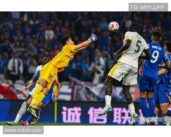 足球巨星闪耀赛场巅峰对决精彩纷呈球迷热血沸腾全场焦点聚焦之战